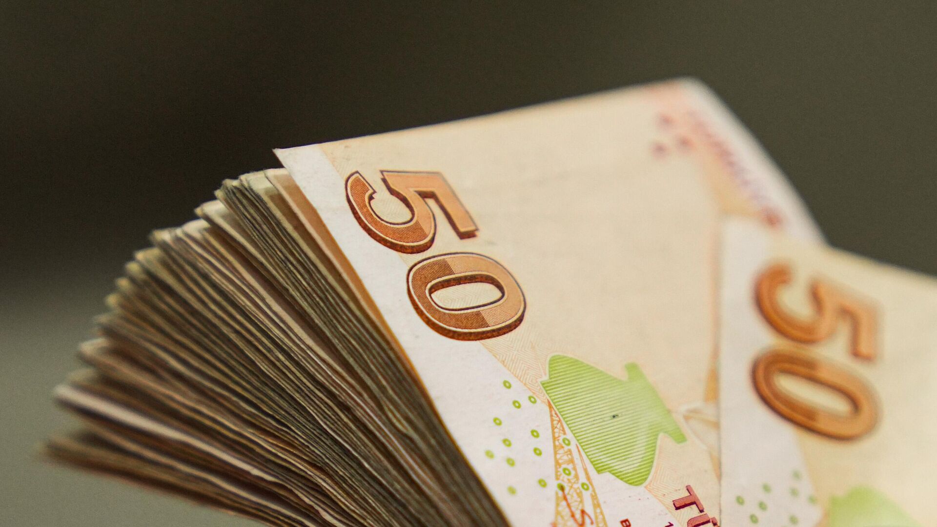 merkez-bankasi-anketiyle-degisti-6-aylik-enflasyon-farki-hesaplandi-memur-ve-emekli-zammi-icin-yeni-oran-ortaya-cikti-zly8DGva.jpg