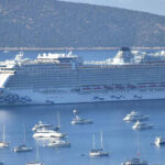 Istanbuldan geldi aksam girit adasina gidecek binlerce turist ilceye akin etti LdFpCAyN